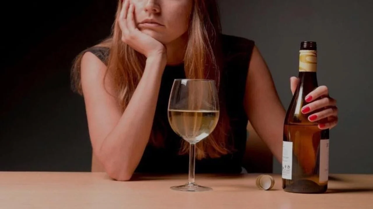 Спиваються легко і швидко: 3 імені жінок, які мають найбільшу схильність до алкоголізму