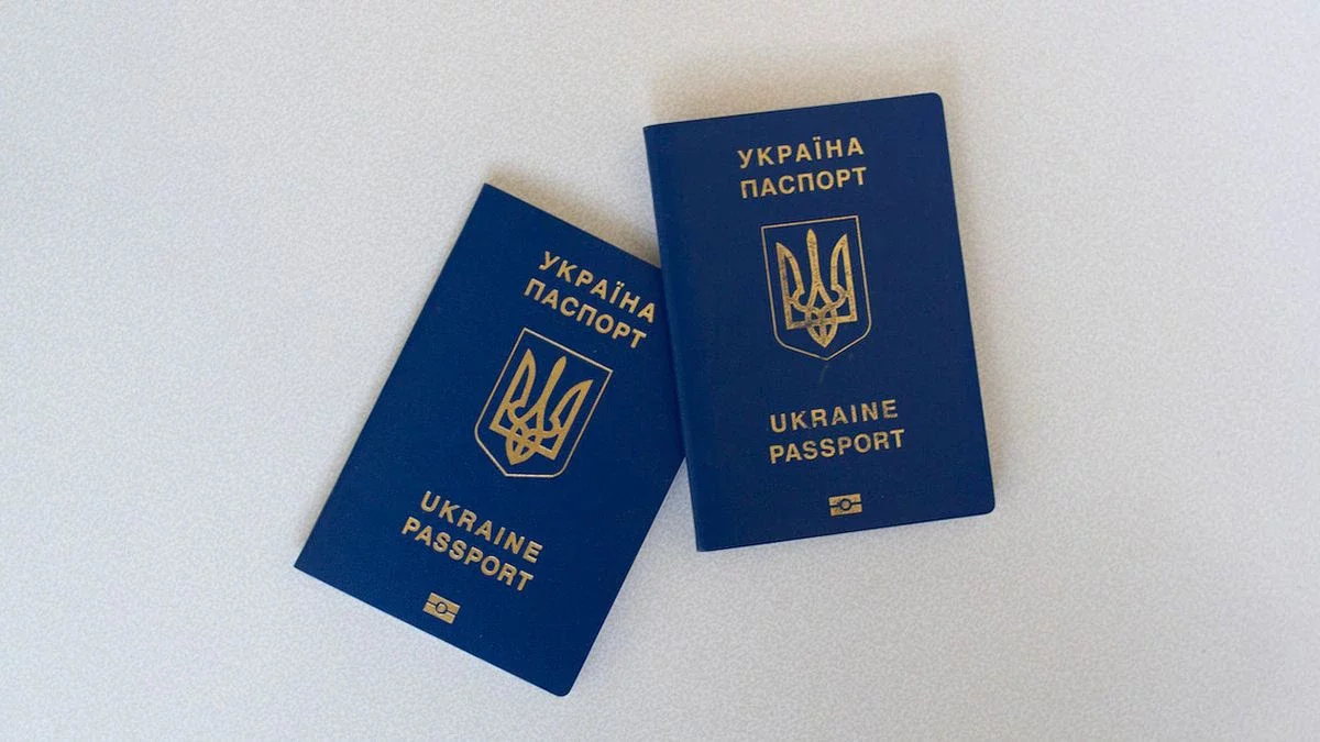 Чоловіки за кордоном опинилися в “пастці”: з 23 квітня можна оформити тільки документи для повернення в Україну